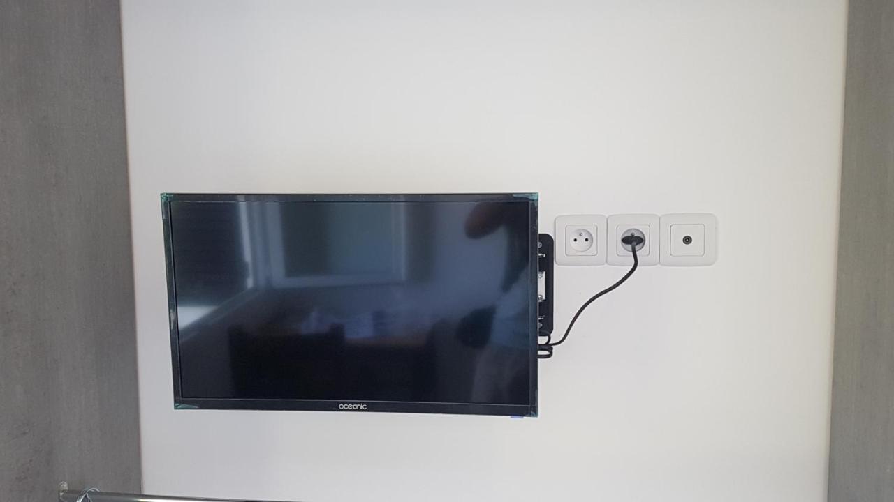 New Cheap Private Room, Kitchen , Overwieuw Sea,Tram On Spot, 12 Minutes From Nice Train Station With Tram , Beach In 17 Min Tram , Chambre Privee Pas Cher, Cuisine Equipee , Tram Sur Place, Apercu Mer, 12 Min De La Gare De Nice Avec Le Tram, 17 Min Eksteriør bilde