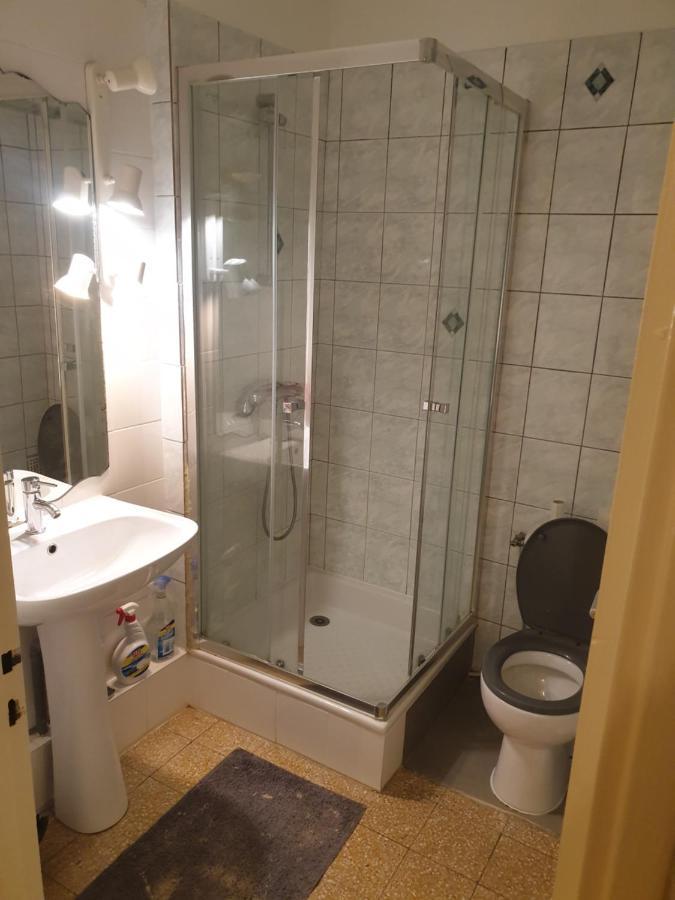 New Cheap Private Room, Kitchen , Overwieuw Sea,Tram On Spot, 12 Minutes From Nice Train Station With Tram , Beach In 17 Min Tram , Chambre Privee Pas Cher, Cuisine Equipee , Tram Sur Place, Apercu Mer, 12 Min De La Gare De Nice Avec Le Tram, 17 Min Eksteriør bilde